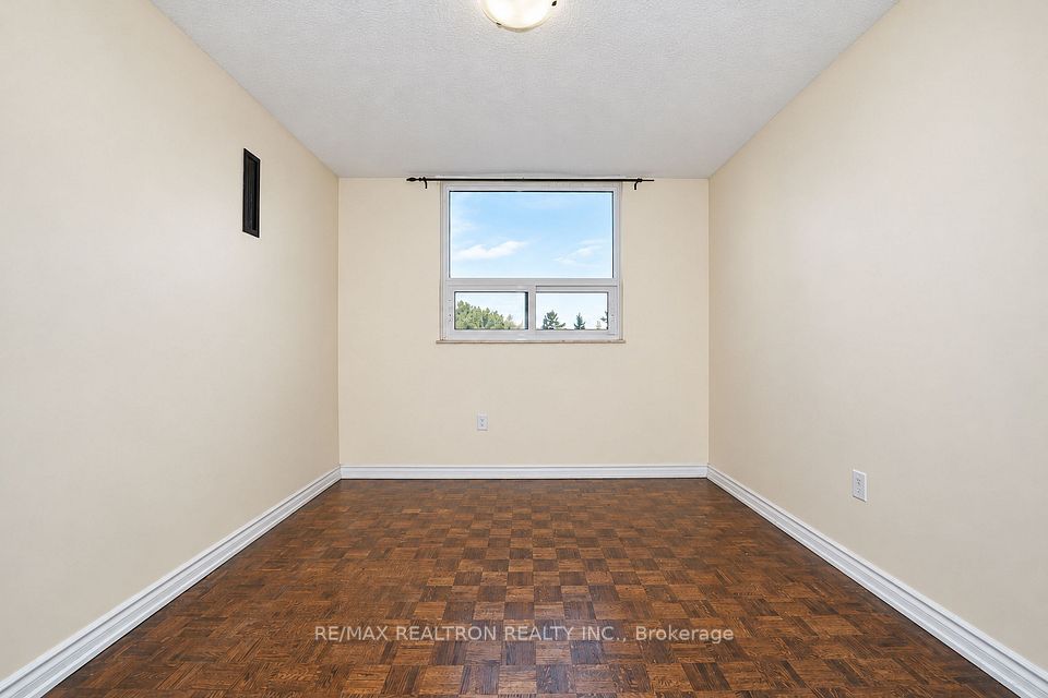100 Prudential Drive 304, Toronto, ON M1P 4V4 16