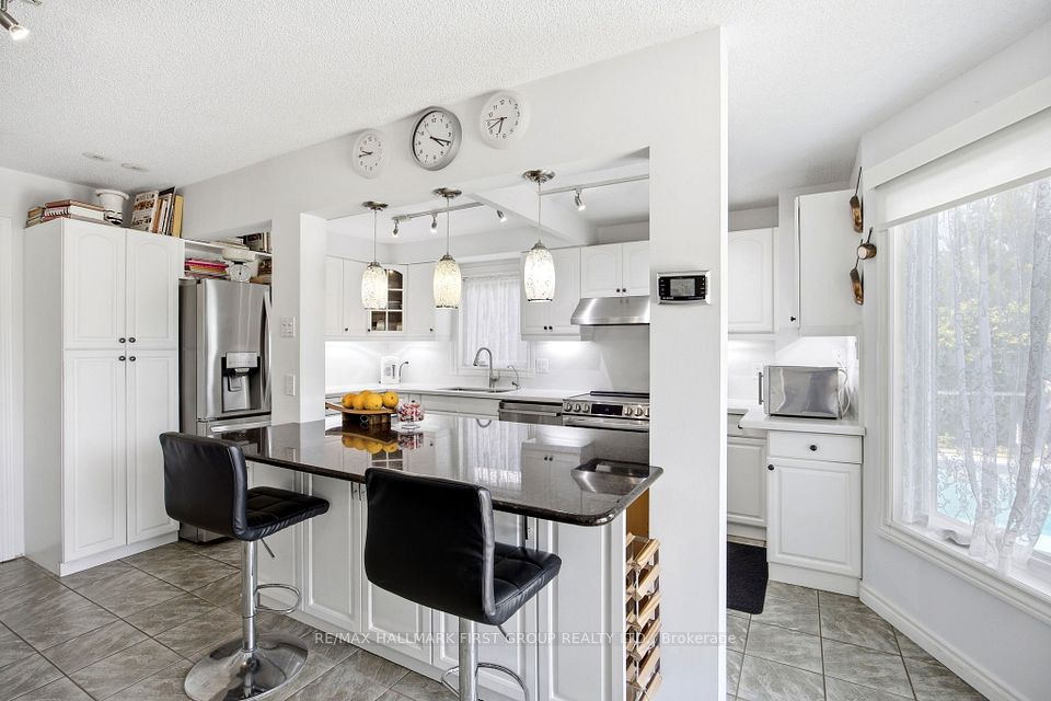 11 Bowers Court, Ajax, ON L1T 2L6 12