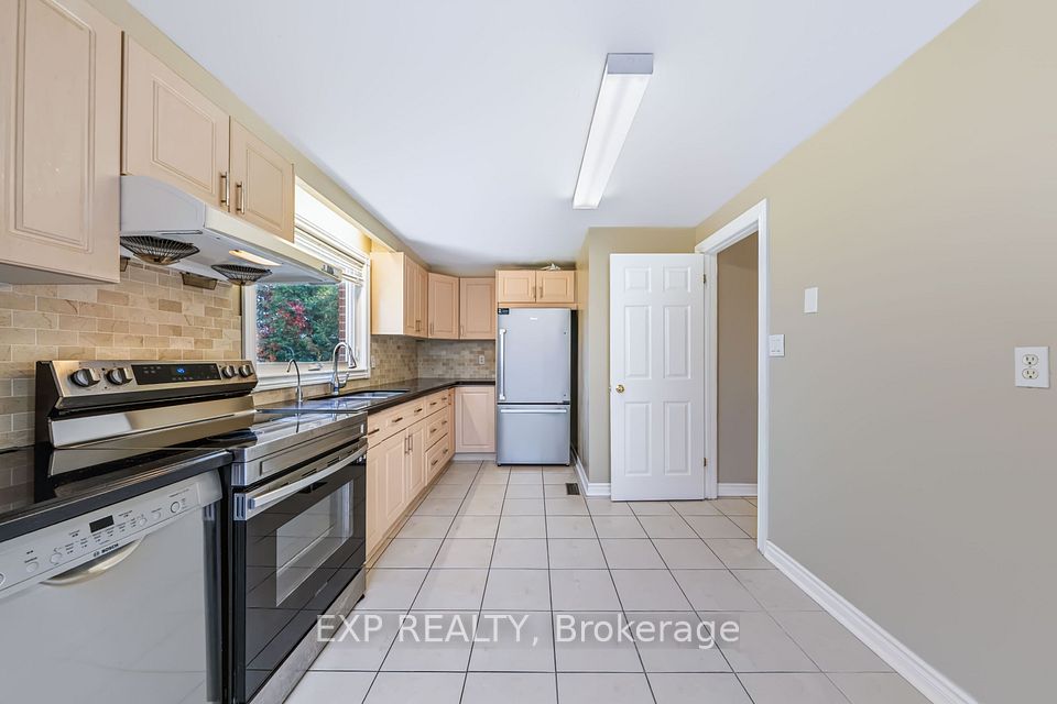 74 Longford Crescent, Toronto, ON M1W 1P4 15