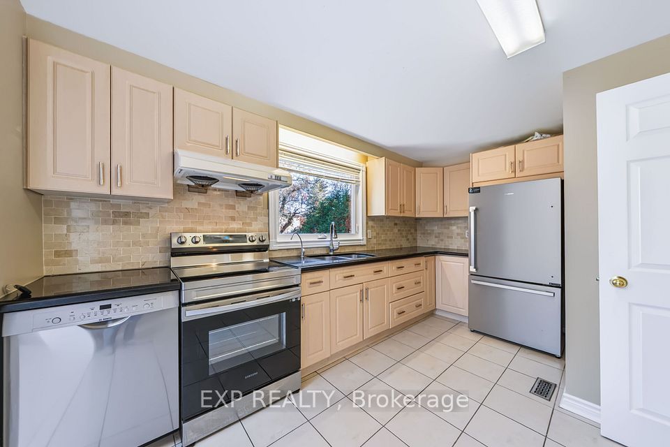 74 Longford Crescent, Toronto, ON M1W 1P4 14