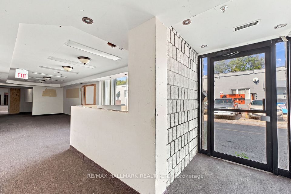 28 Howden Road, Toronto, ON M1R 3E4 18