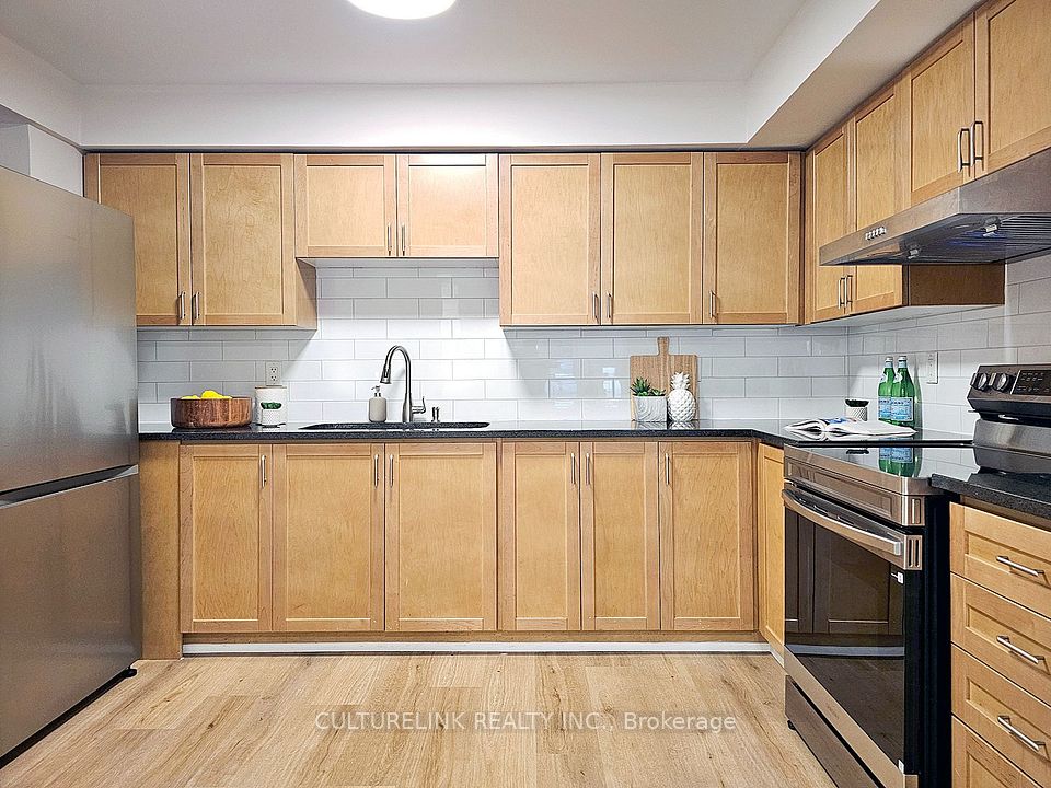 30 Mendelssohn Street 12, Toronto, ON M1L 0G8 7