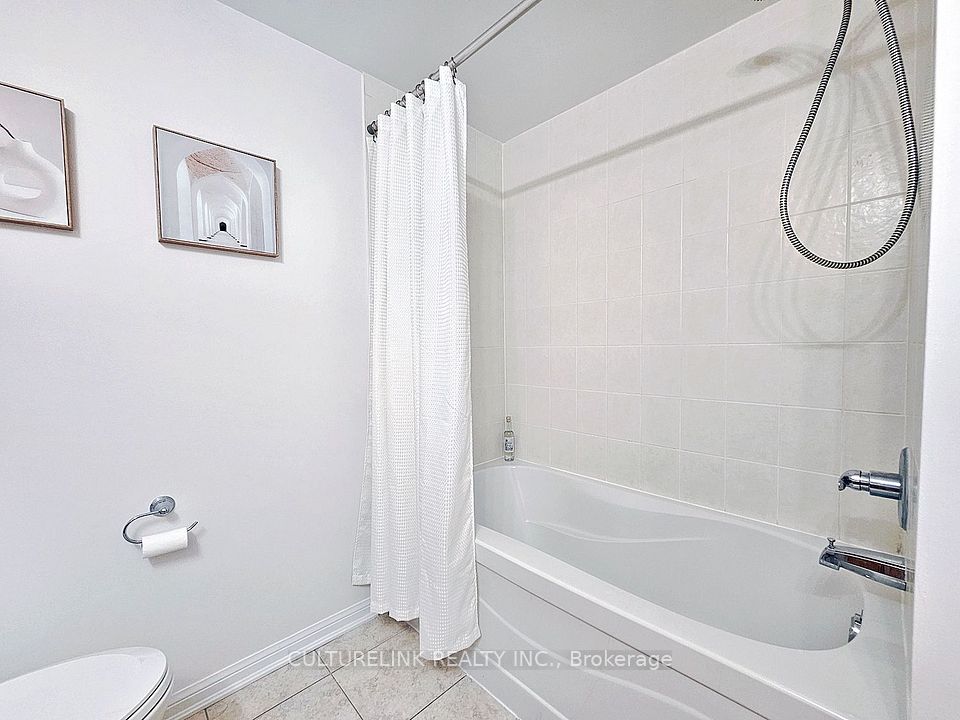 30 Mendelssohn Street 12, Toronto, ON M1L 0G8 23