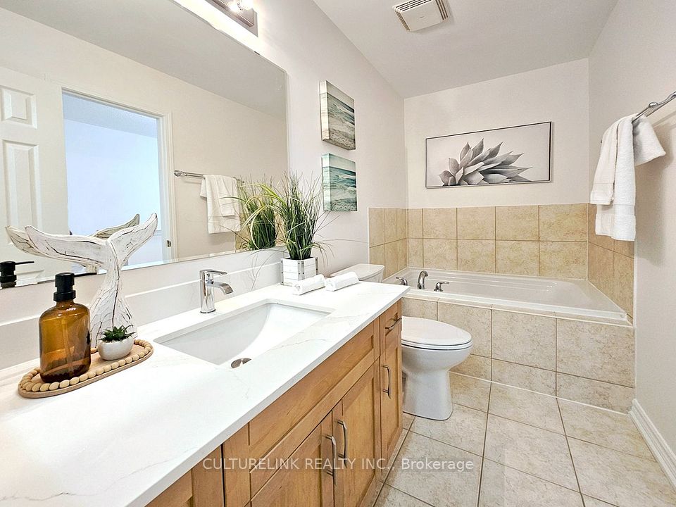 30 Mendelssohn Street 12, Toronto, ON M1L 0G8 17
