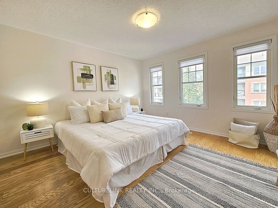 30 Mendelssohn Street 12, Toronto, ON M1L 0G8 11