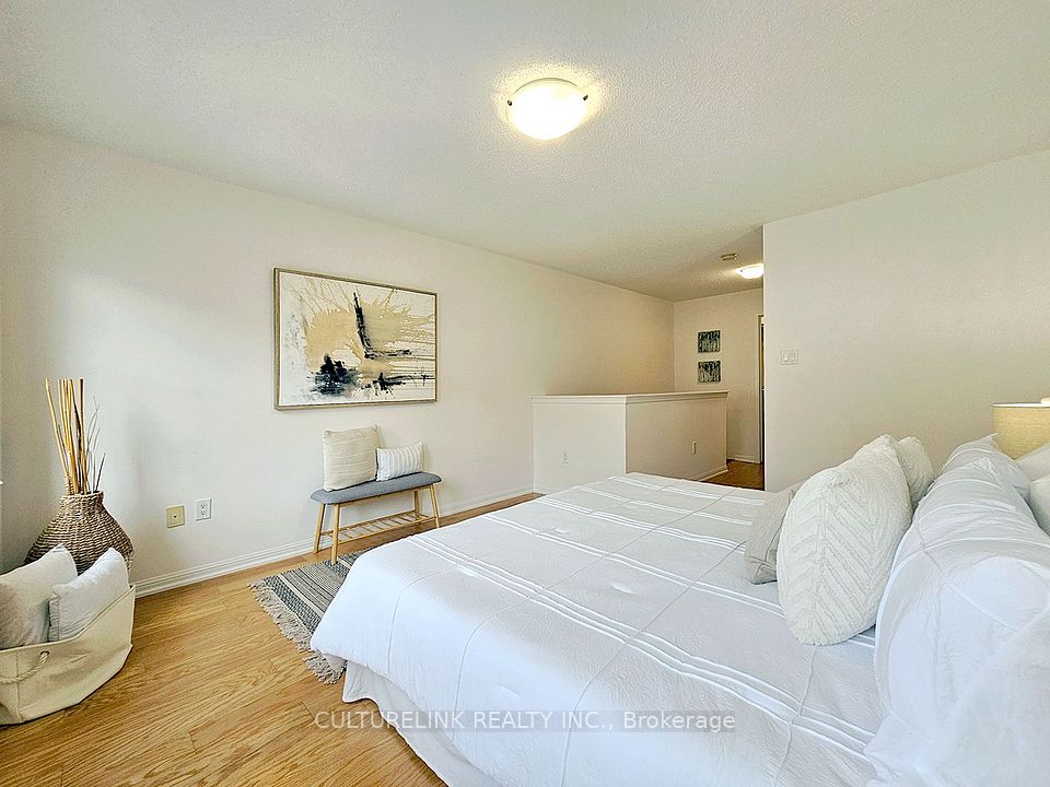 30 Mendelssohn Street 12, Toronto, ON M1L 0G8 15