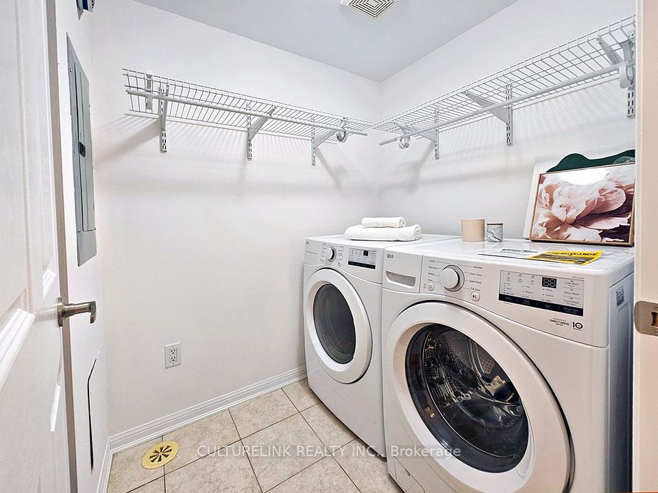 30 Mendelssohn Street 12, Toronto, ON M1L 0G8 24