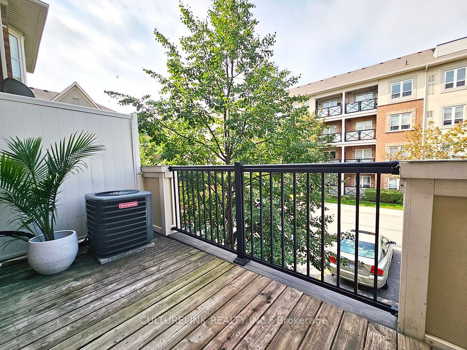 30 Mendelssohn Street 12, Toronto, ON M1L 0G8 21