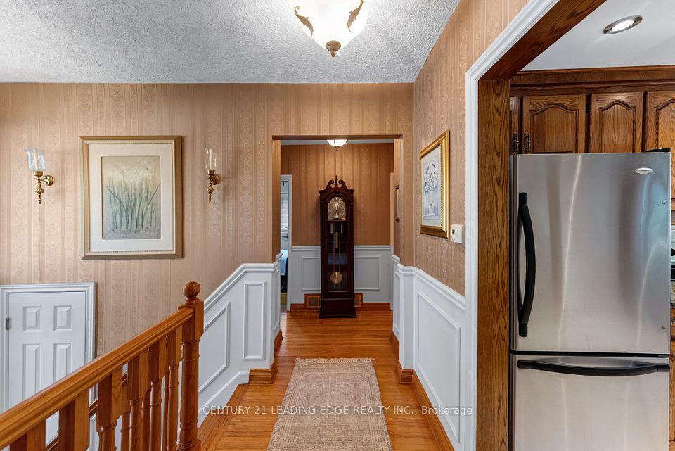 39 Wantanopa Crescent, Toronto, ON M1H 2B2 19
