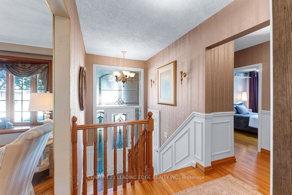 39 Wantanopa Crescent, Toronto, ON M1H 2B2 8