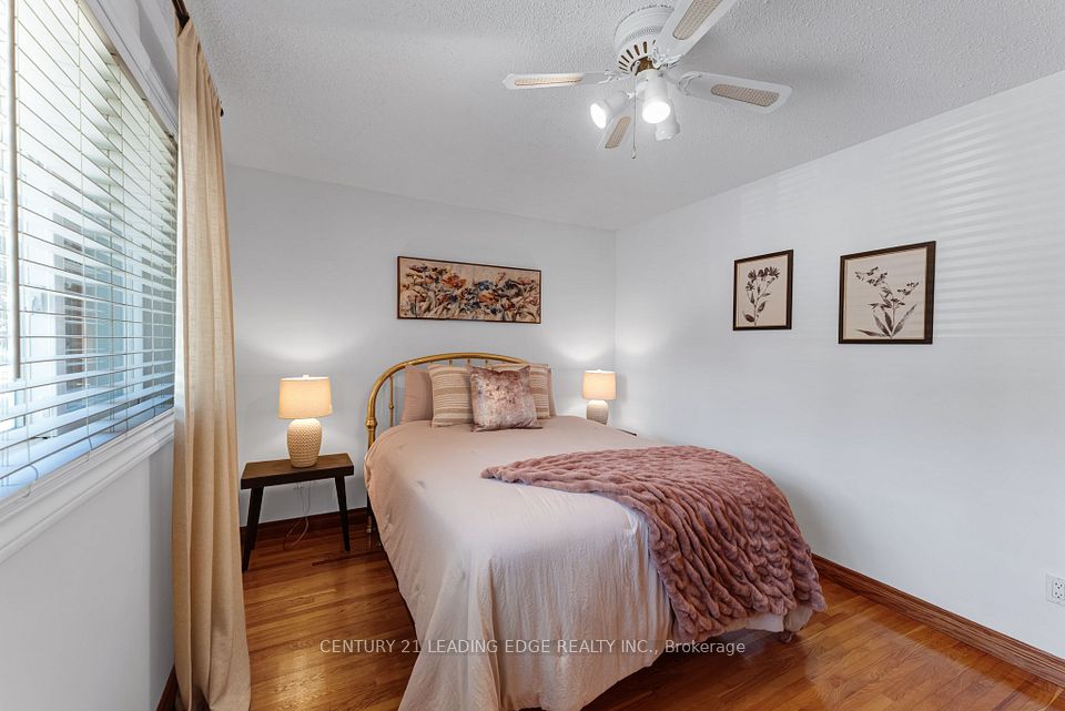39 Wantanopa Crescent, Toronto, ON M1H 2B2 21