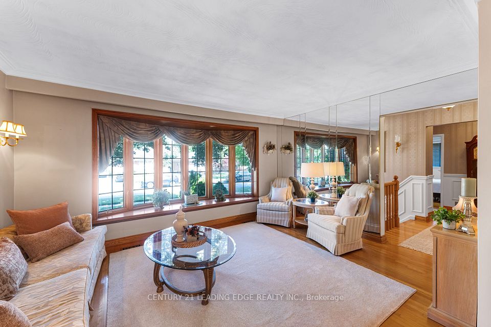 39 Wantanopa Crescent, Toronto, ON M1H 2B2 10