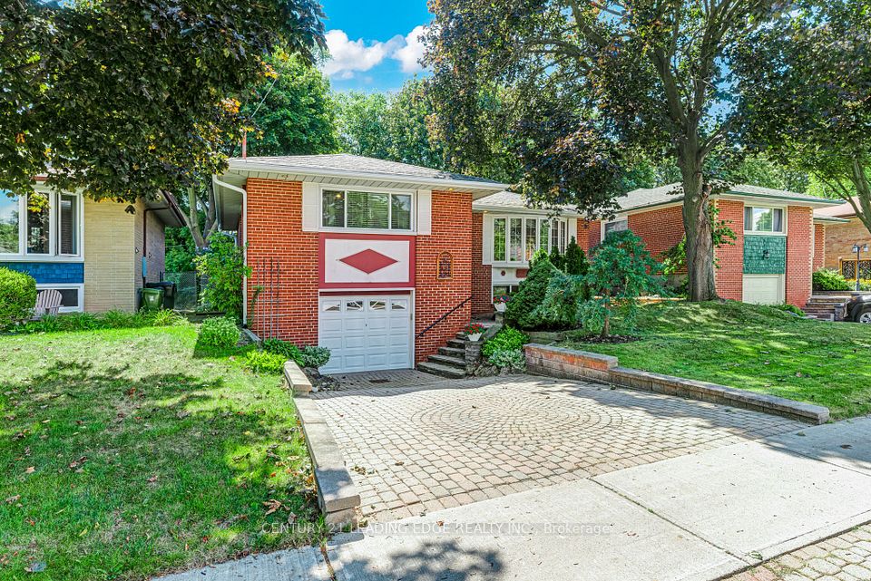39 Wantanopa Crescent, Toronto, ON M1H 2B2 3