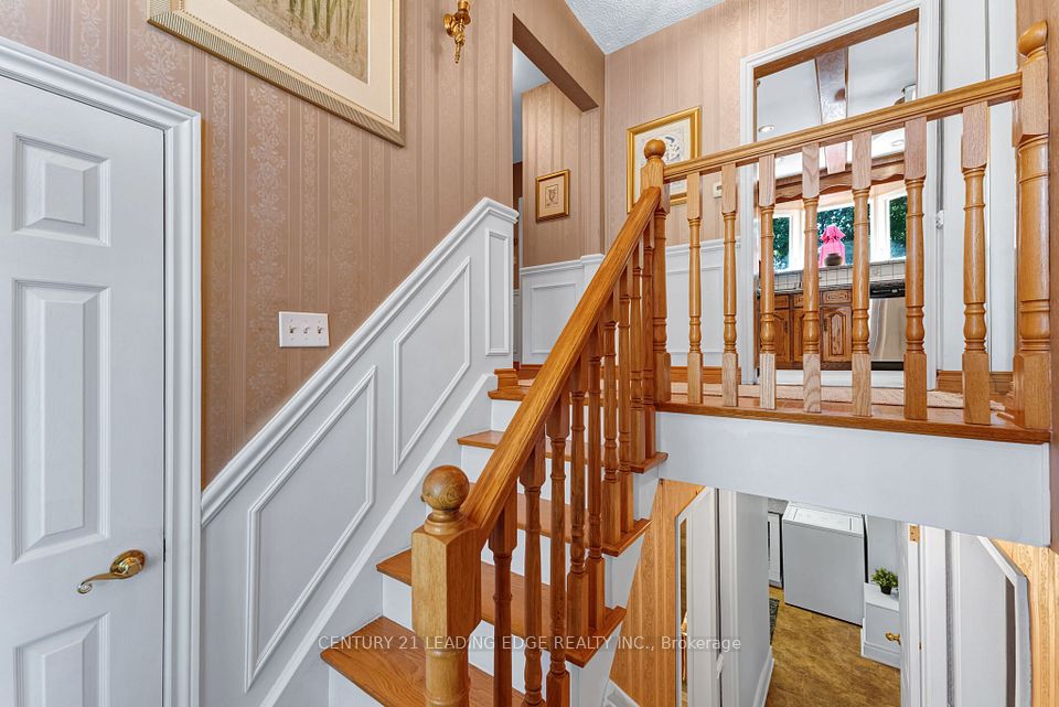 39 Wantanopa Crescent, Toronto, ON M1H 2B2 7