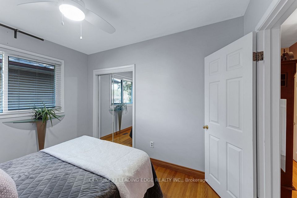 39 Wantanopa Crescent, Toronto, ON M1H 2B2 24