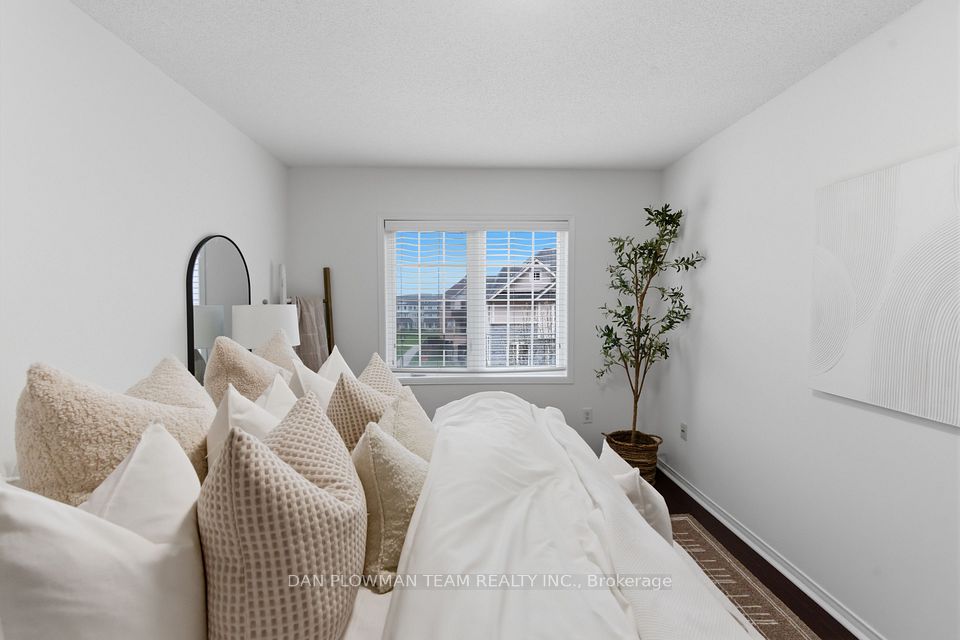 23 Blunden Road, Ajax, ON L1Z 0K9 21