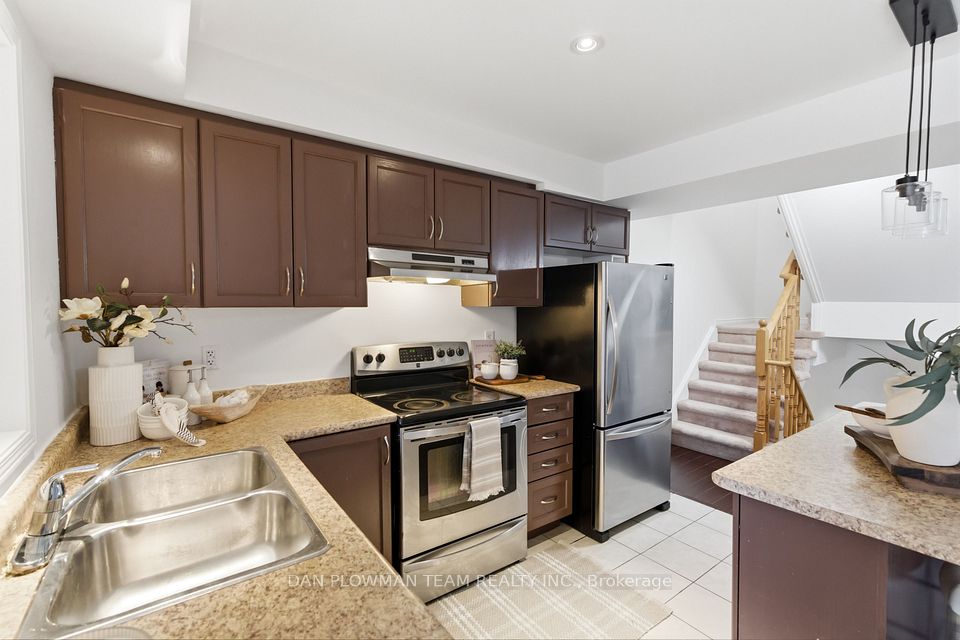 23 Blunden Road, Ajax, ON L1Z 0K9 13
