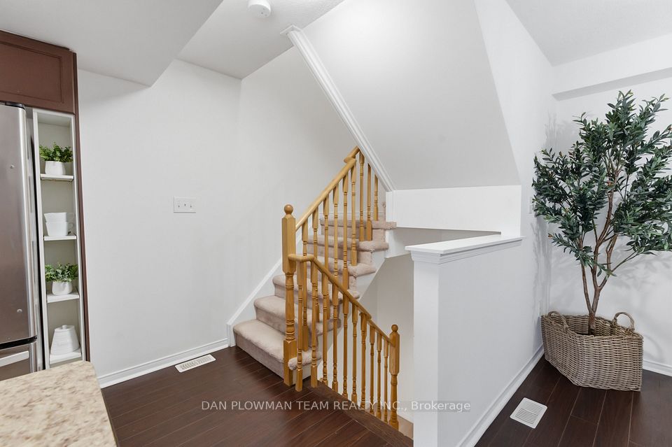 23 Blunden Road, Ajax, ON L1Z 0K9 17