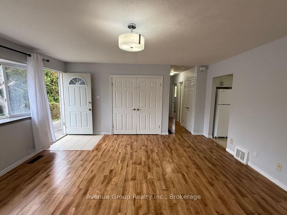 21 Bellbrook Road, Toronto, ON M1S 1K1 5