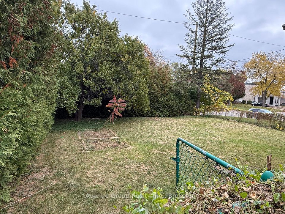 21 Bellbrook Road, Toronto, ON M1S 1K1 12