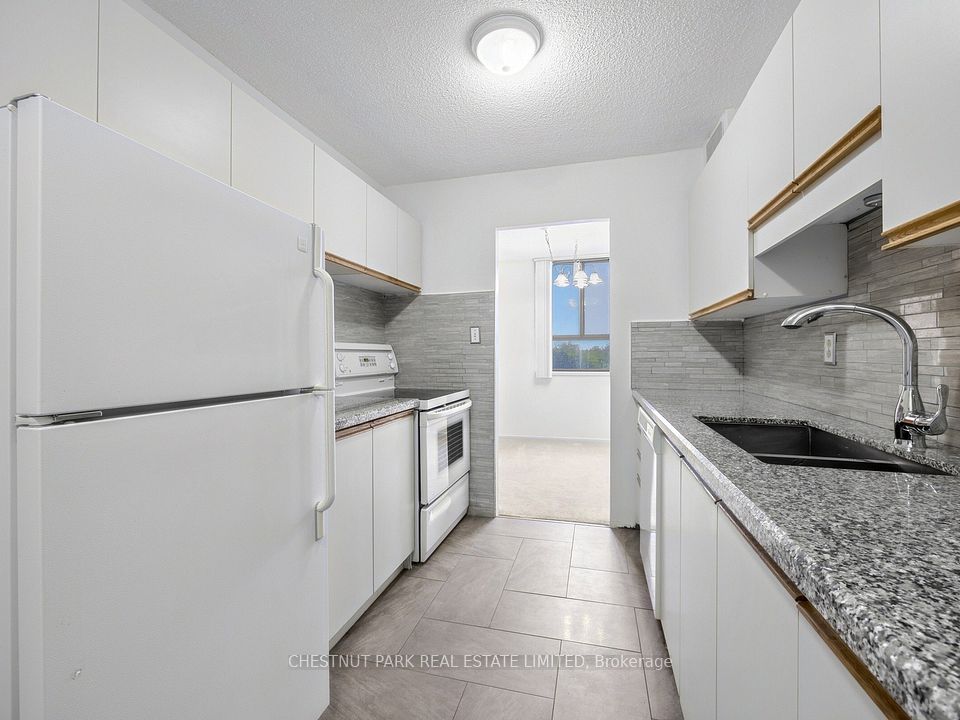 121 Trudelle Street 502, Toronto, ON M1J 3K4 12