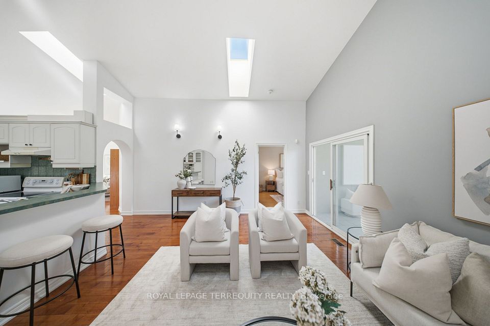 29 Ontoro Boulevard, Ajax, ON L1Z 1X6 12