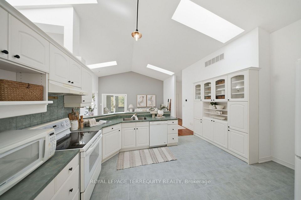 29 Ontoro Boulevard, Ajax, ON L1Z 1X6 17
