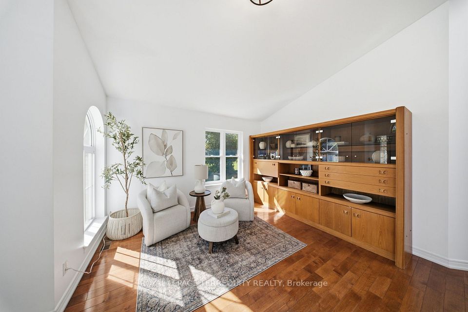 29 Ontoro Boulevard, Ajax, ON L1Z 1X6 7