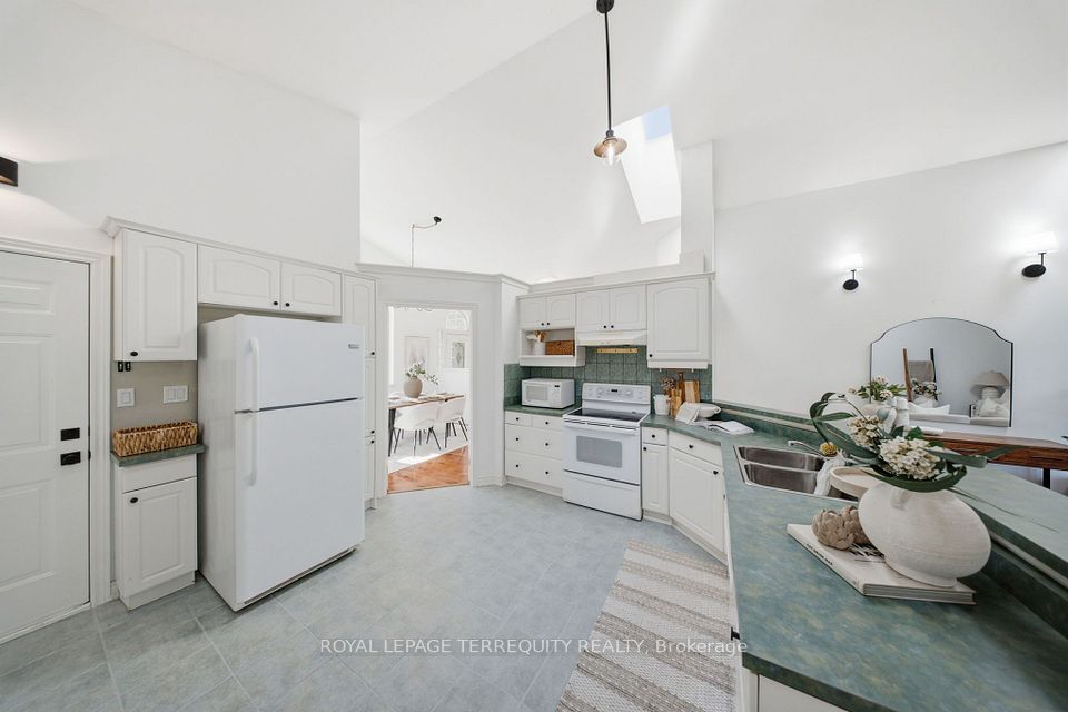 29 Ontoro Boulevard, Ajax, ON L1Z 1X6 18