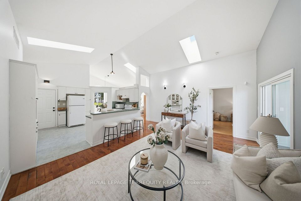 29 Ontoro Boulevard, Ajax, ON L1Z 1X6 14