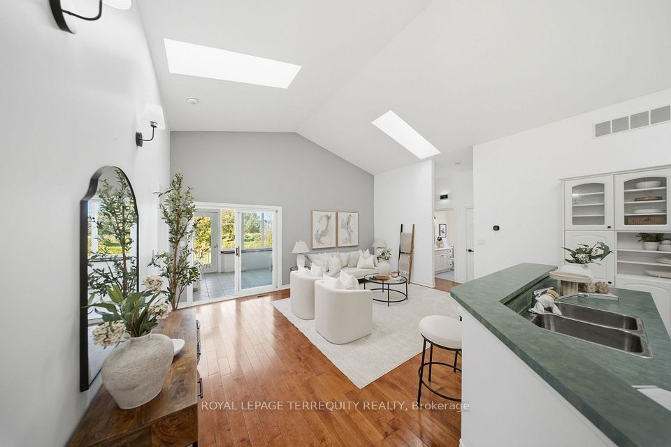 29 Ontoro Boulevard, Ajax, ON L1Z 1X6 10