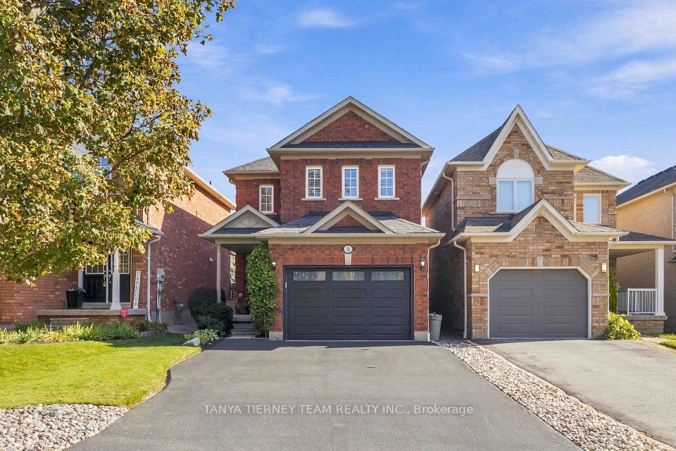 28 Castle Green Drive, Whitby, ON L1R 2P9 2