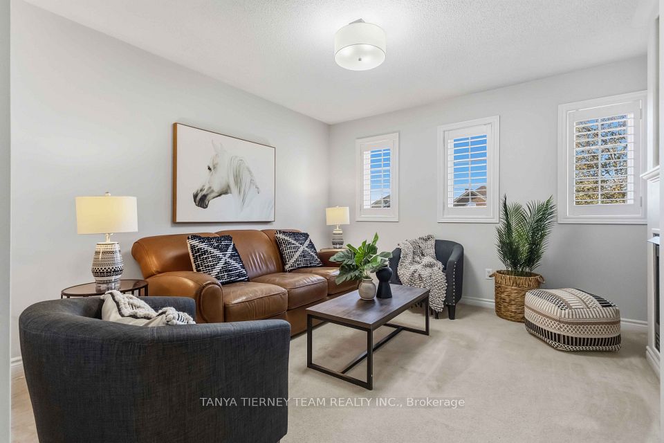 28 Castle Green Drive, Whitby, ON L1R 2P9 25