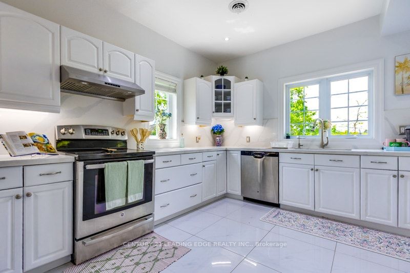 55 Ontoro Boulevard, Ajax, ON L1Z 1X6 16