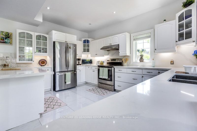 55 Ontoro Boulevard, Ajax, ON L1Z 1X6 14
