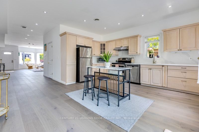 55 Ontoro Boulevard, Ajax, ON L1Z 1X6 6