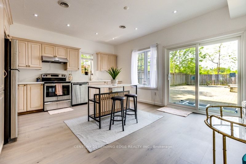 55 Ontoro Boulevard, Ajax, ON L1Z 1X6 5