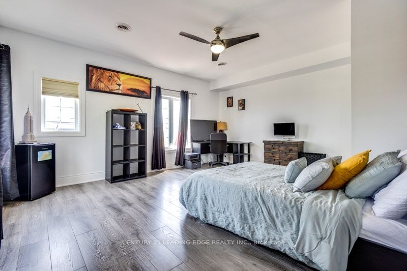 55 Ontoro Boulevard, Ajax, ON L1Z 1X6 24