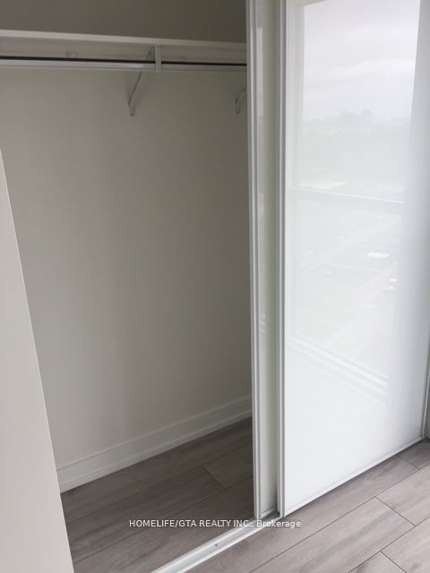 225 Village Green Square 2202, Toronto, ON M1S 0N4 7
