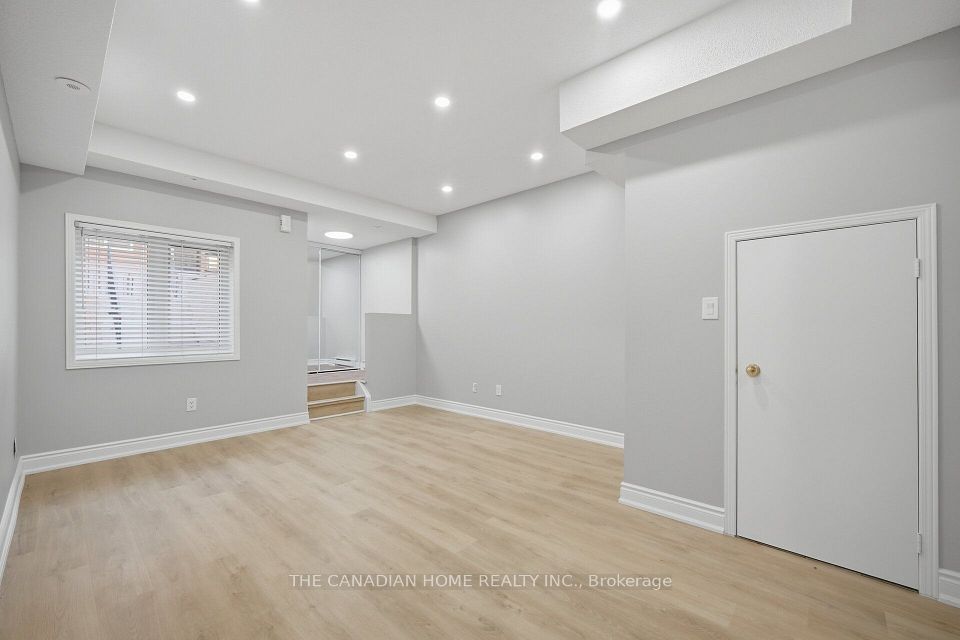 901 Kennedy Road 38, Toronto, ON M1K 2E9 6