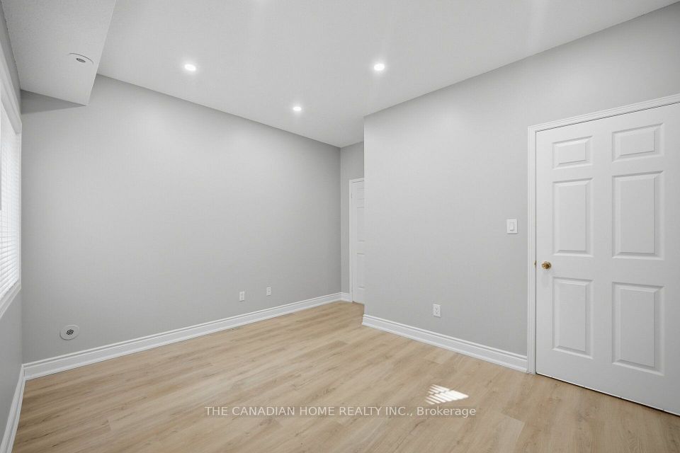 901 Kennedy Road 38, Toronto, ON M1K 2E9 17