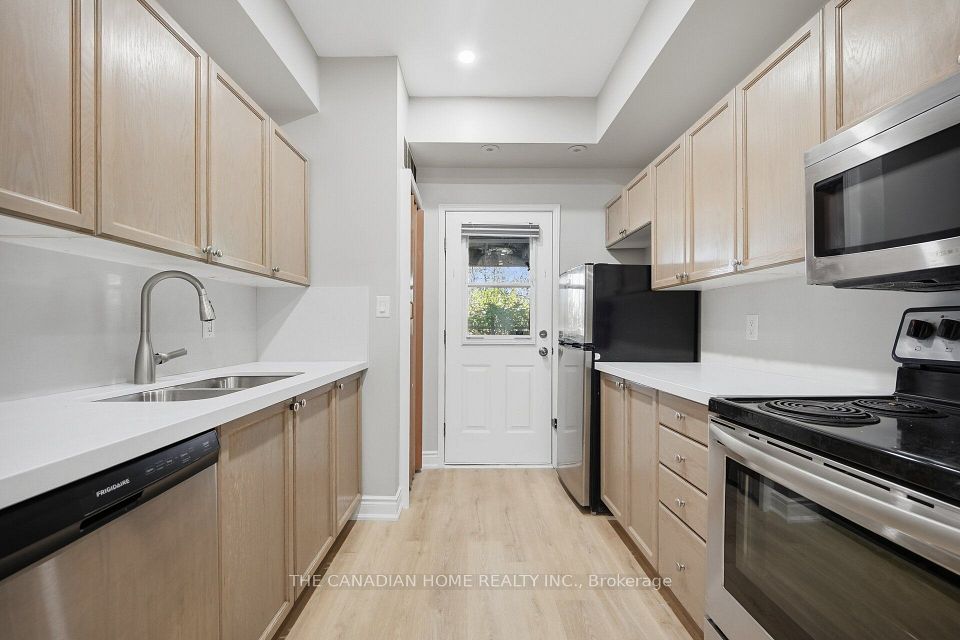 901 Kennedy Road 38, Toronto, ON M1K 2E9 9