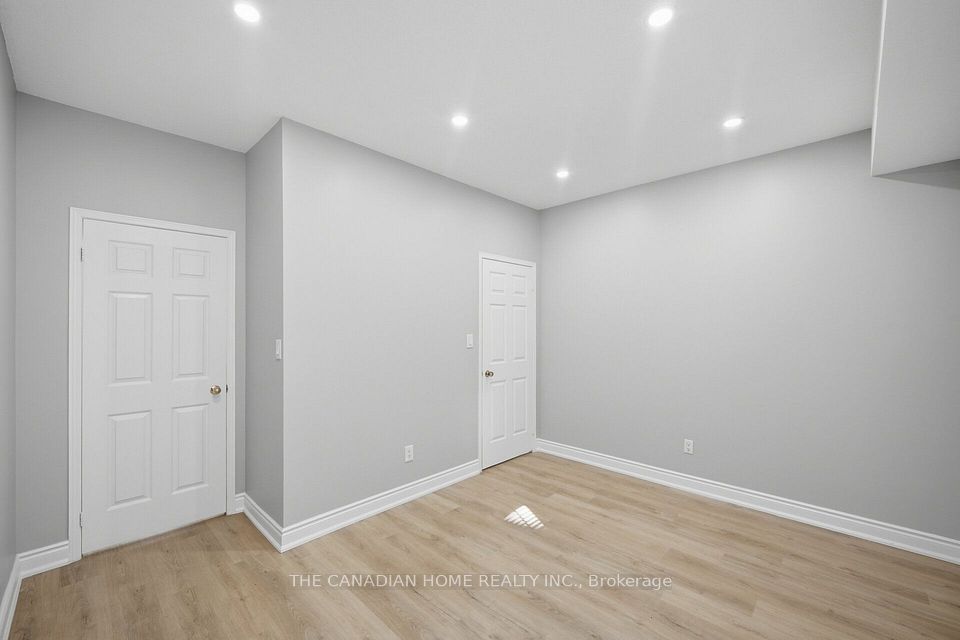 901 Kennedy Road 38, Toronto, ON M1K 2E9 16