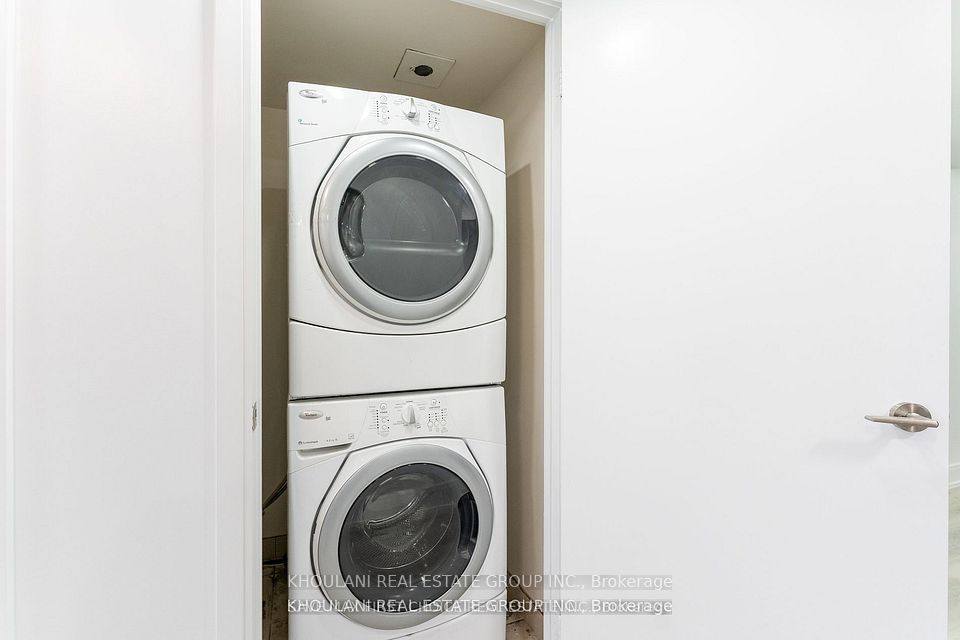 135 Village Green Square 3922, Toronto, ON M1S 0G3 23