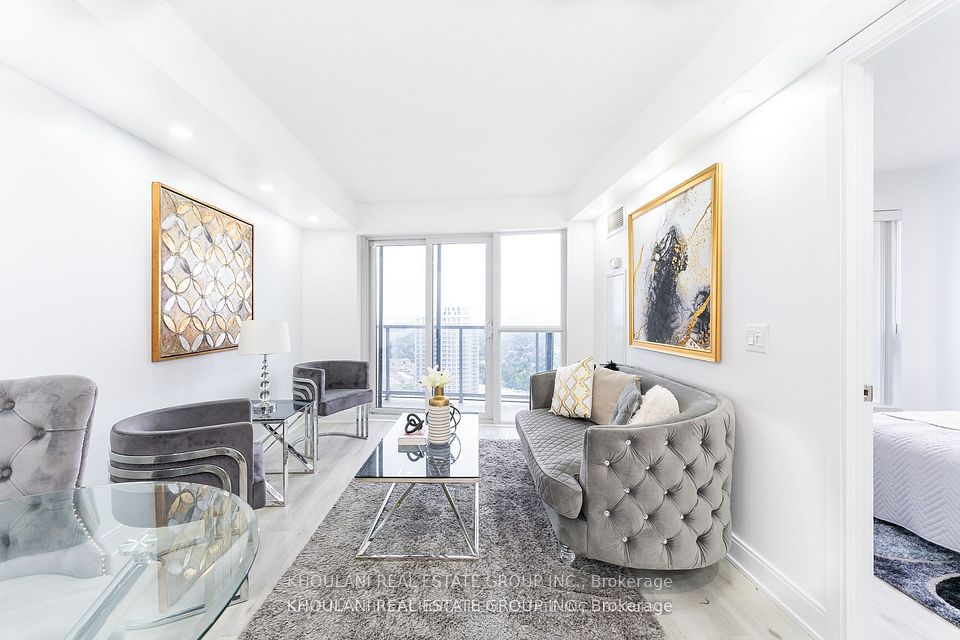 135 Village Green Square 3922, Toronto, ON M1S 0G3 2
