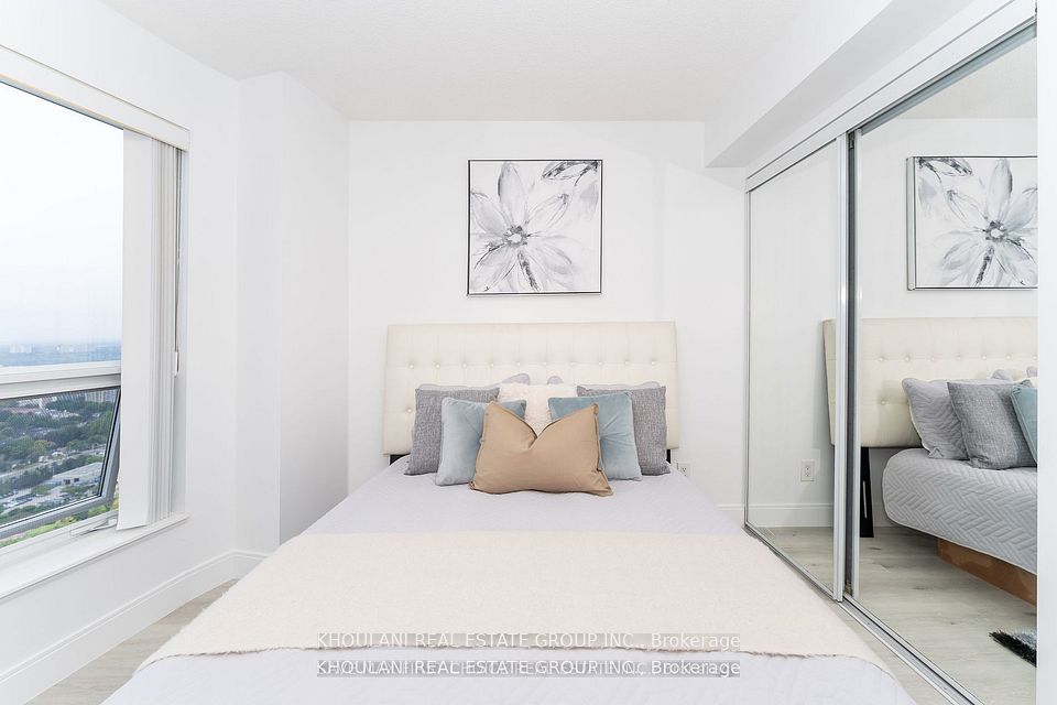 135 Village Green Square 3922, Toronto, ON M1S 0G3 18