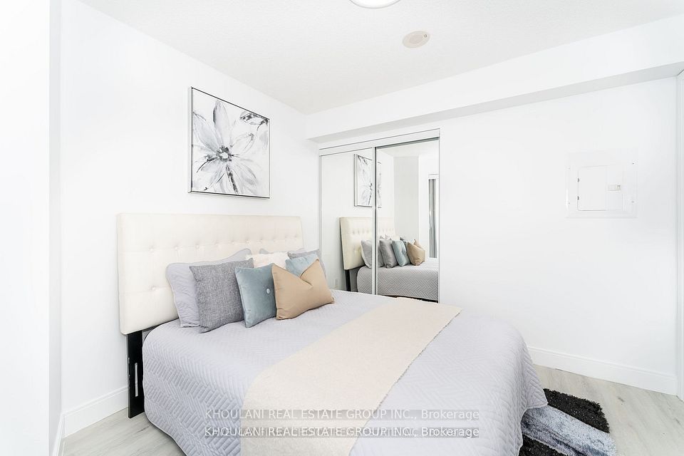 135 Village Green Square 3922, Toronto, ON M1S 0G3 21