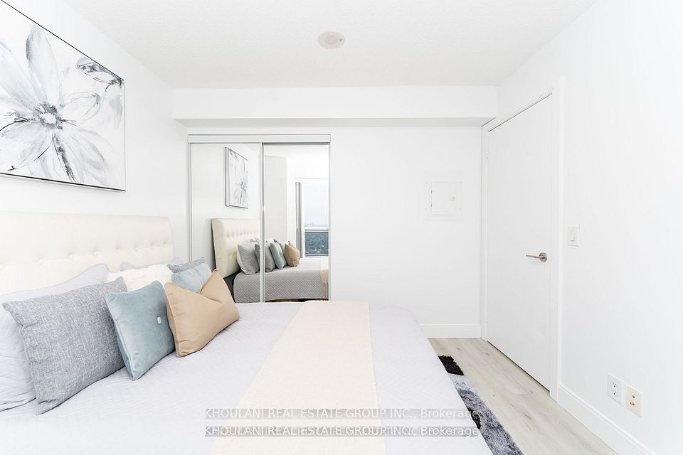 135 Village Green Square 3922, Toronto, ON M1S 0G3 22