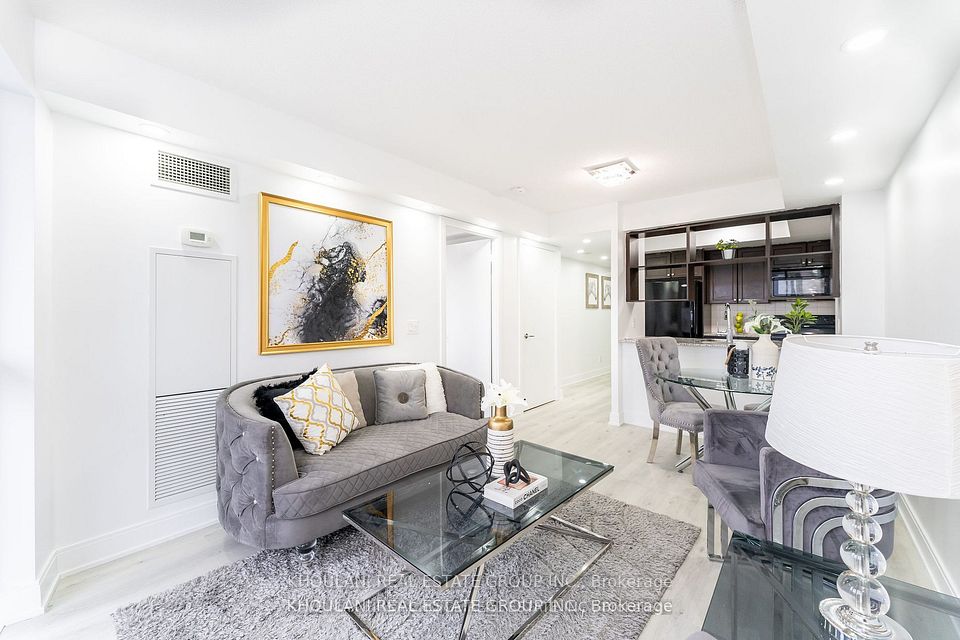 135 Village Green Square 3922, Toronto, ON M1S 0G3 13