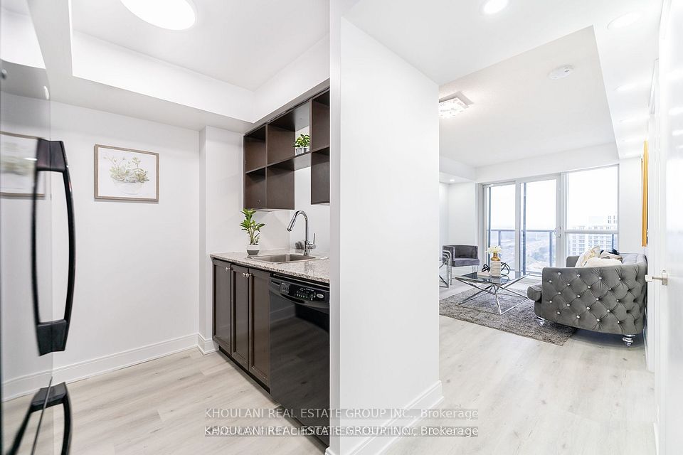135 Village Green Square 3922, Toronto, ON M1S 0G3 4